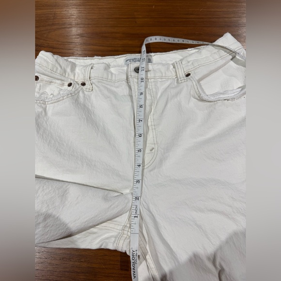 White Abercrombie & Fitch The 90s Straight Ultra High Rise Distressed Jean 12S - Picture 7 of 10